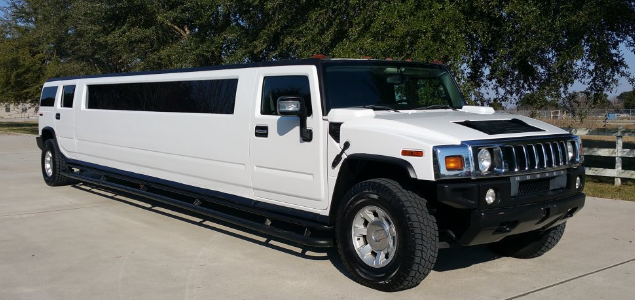 Hummer Limousine .